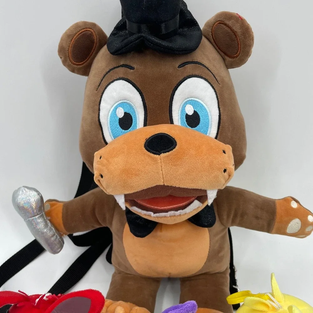 Five Nights at Freddys Freddy Fazbear Backpack Plush‎ with Mini Figures